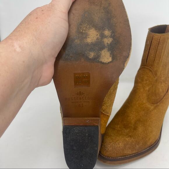 Musse & Cloud Jenci Sueded Gore Bootie - Picture 14 of 15